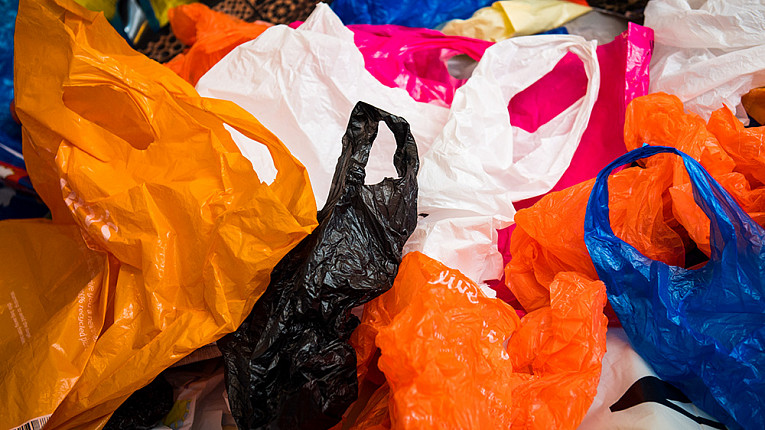 5 действий, которые компании могут предпринять, чтобы избежать пластиковой катастрофы