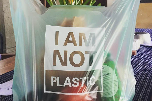 Действительно ли биоразлагаемый пластик - это более экологичное решение
