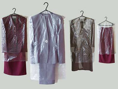 Применение полиэтиленовых мешков для одежды