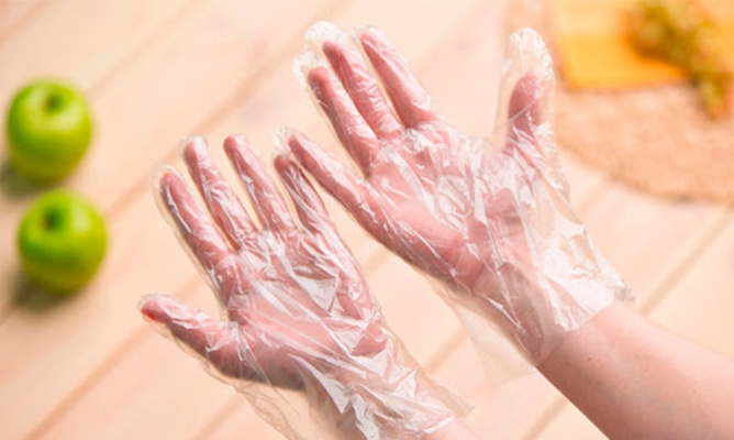 Полиэтиленовые перчатки в пищевой промышленности